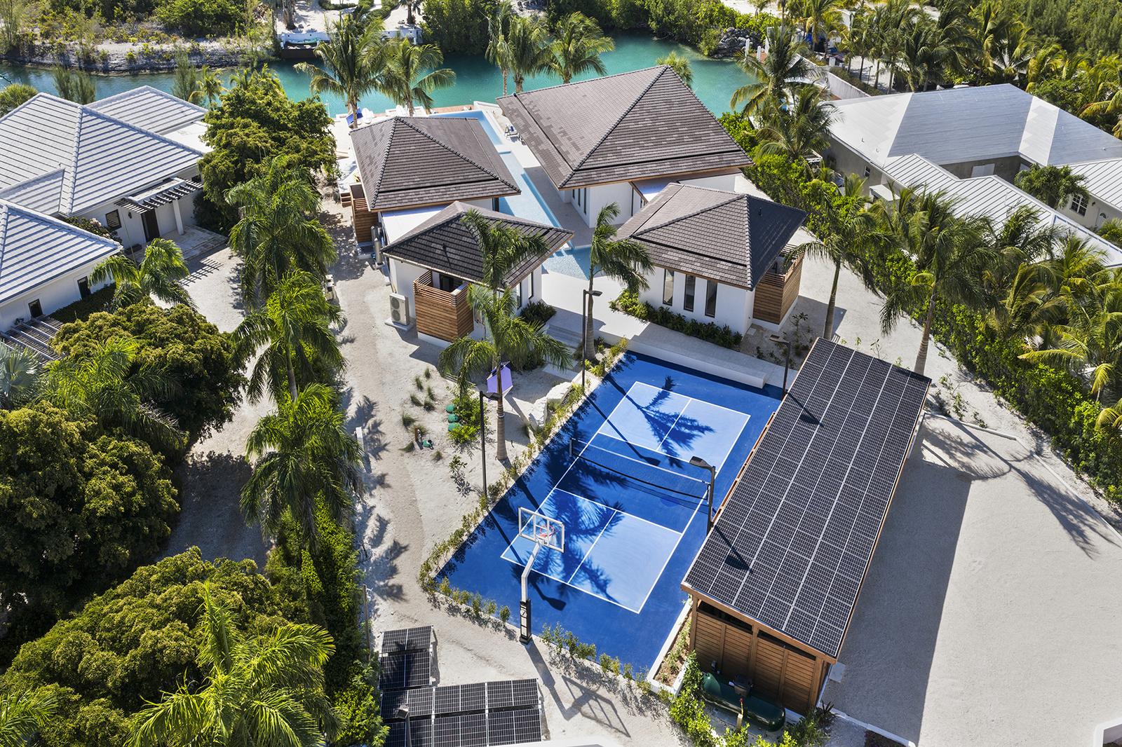 5-bedroom canal-front villa in Leeward, Providenciales — photo 4