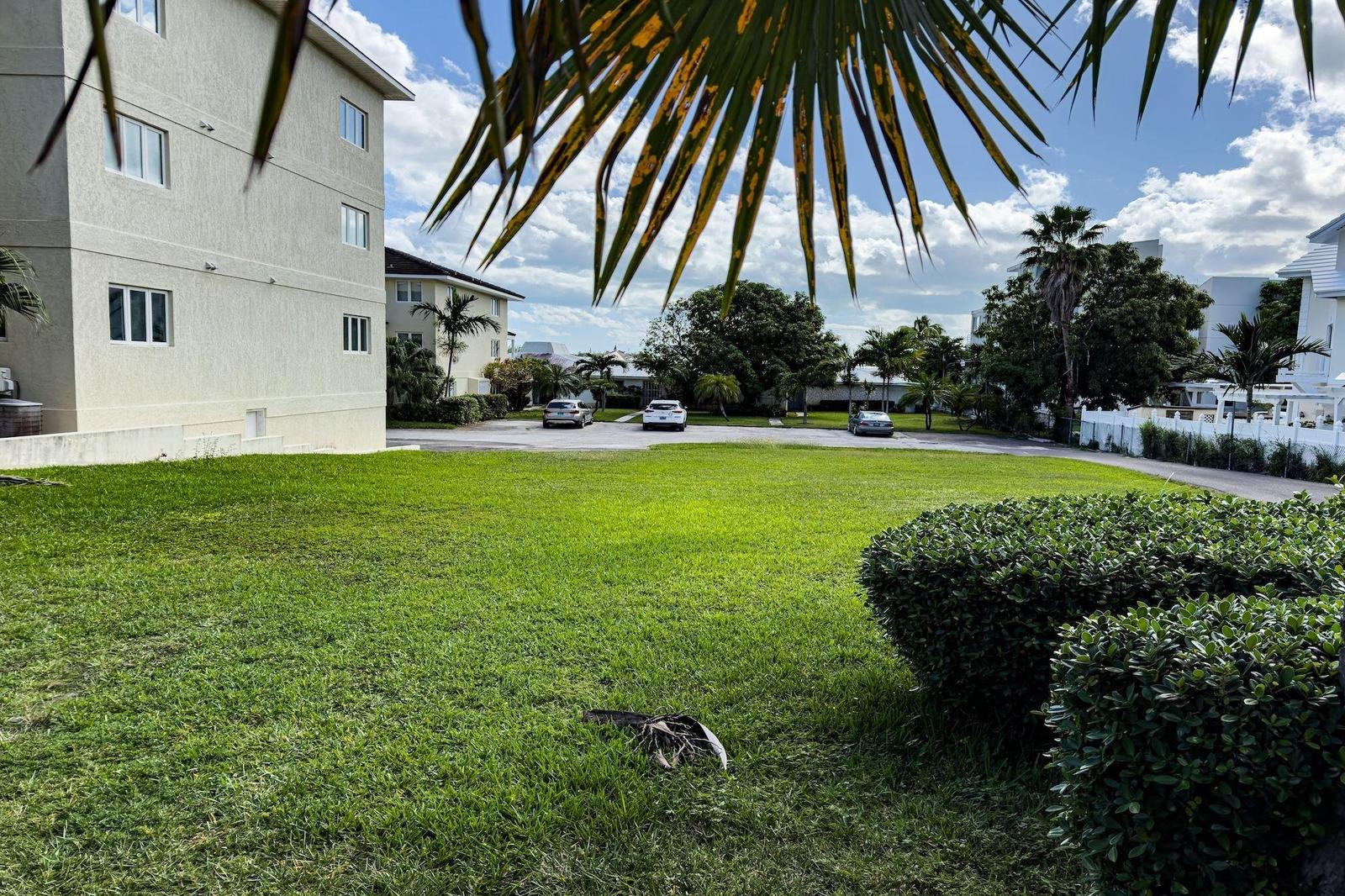 11 Harbour Colony II — photo 5