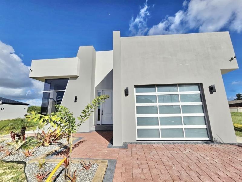 Luxurious Designer Home in Freeport — photo 3