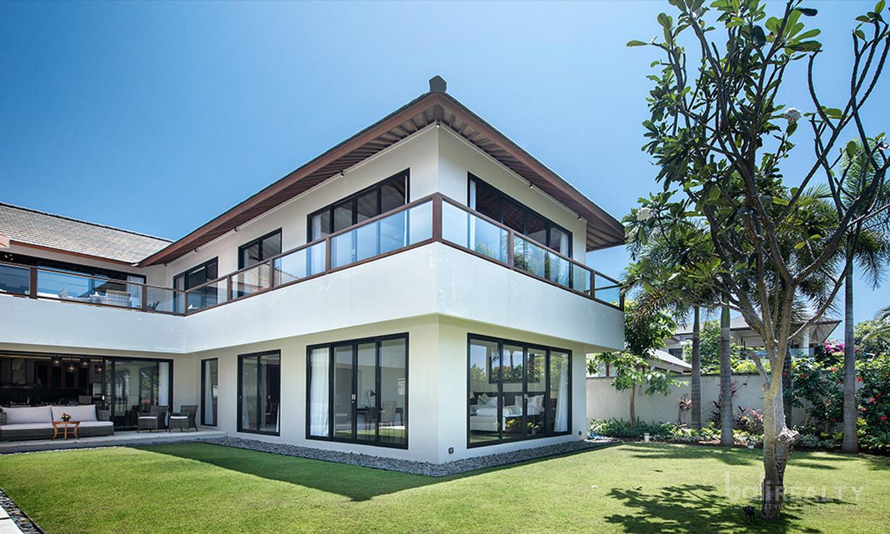 Four Bedroom Villa in a Tranquil Area of Uluwatu with Ocean Views and Infinity Pool — photo 4