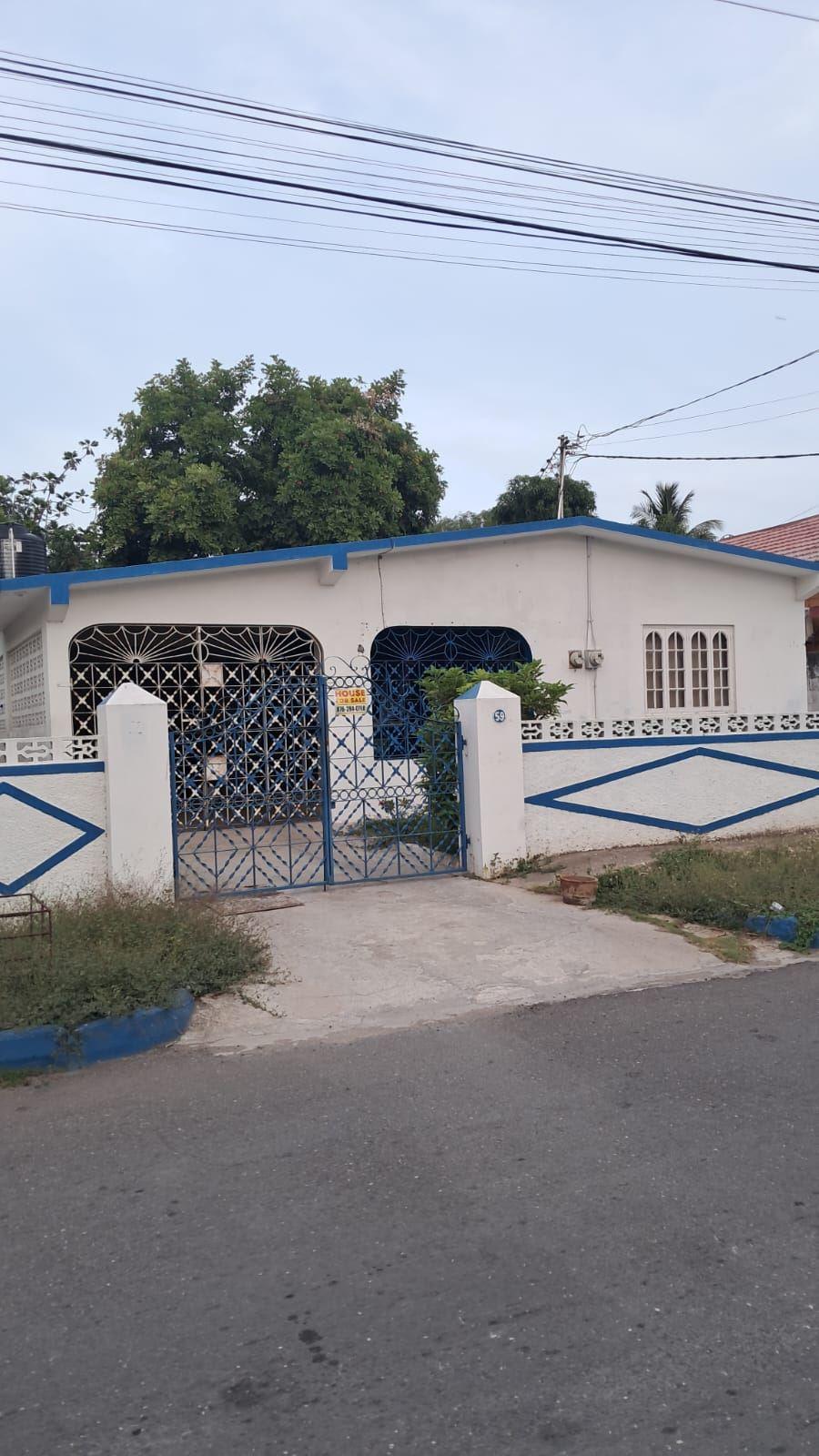 6 Bedroom House in Gregory Park — photo 1