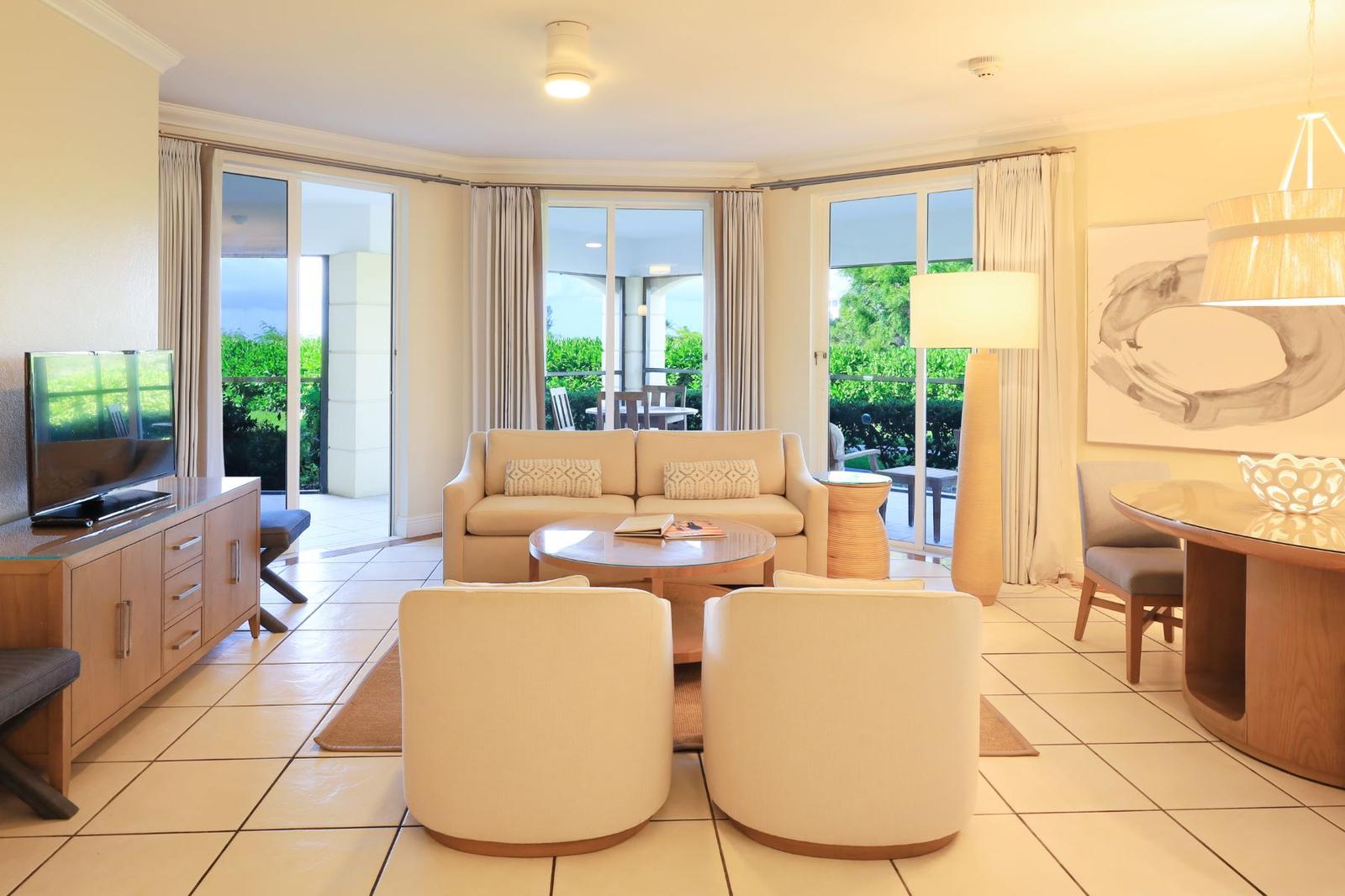 St. Regis Residences, Grace Bay, Providenciales, Turks and Caicos Islands — photo 2