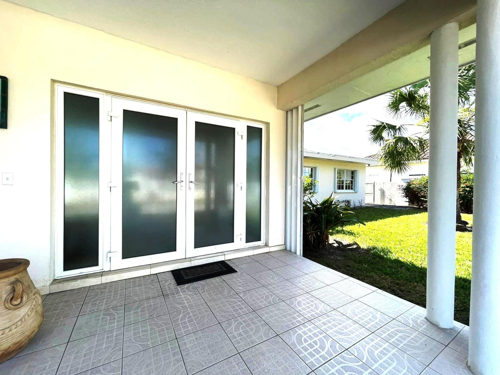 3 Bedroom Residence for Sale — photo 3