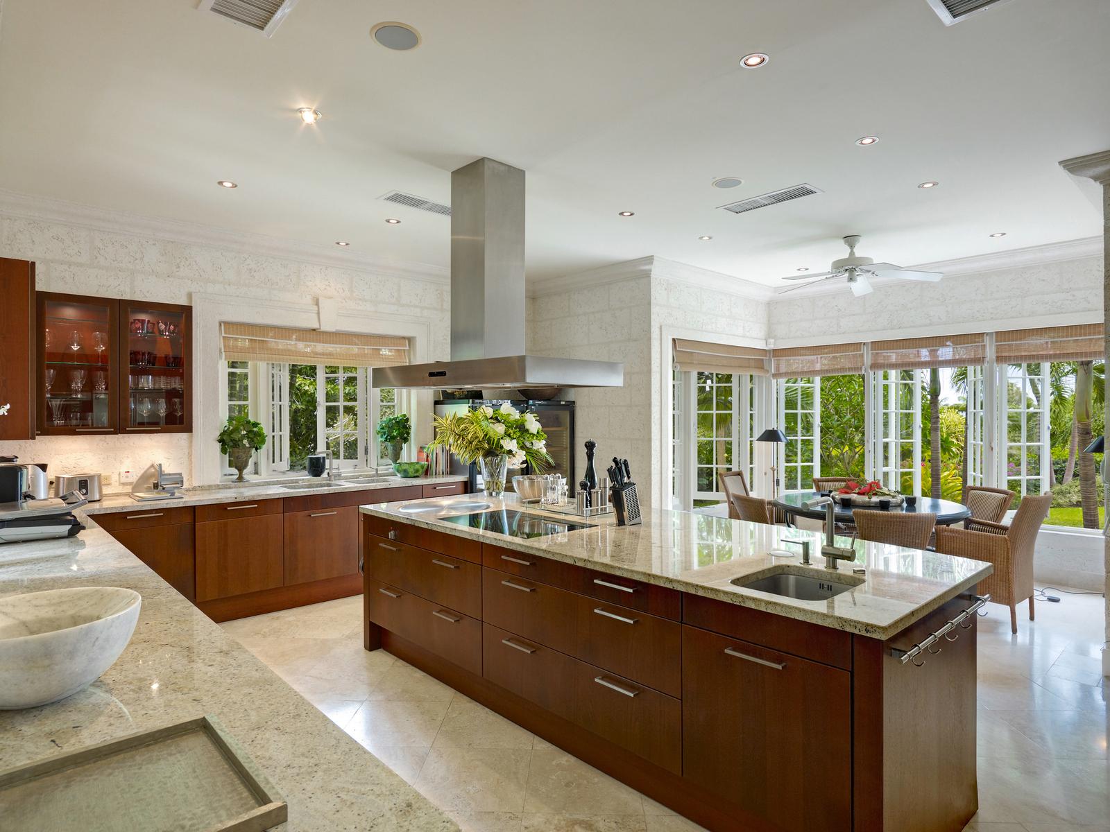 Coco de Mer - Elegant Four-Bedroom Residence in Sandy Lane Estate — photo 4