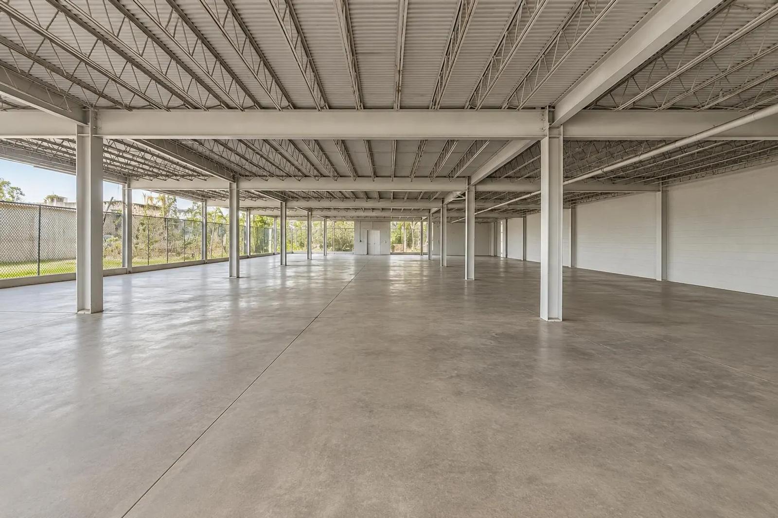 Commercial Flex Space For Lease - 129 Subbase, St. Thomas — photo 3