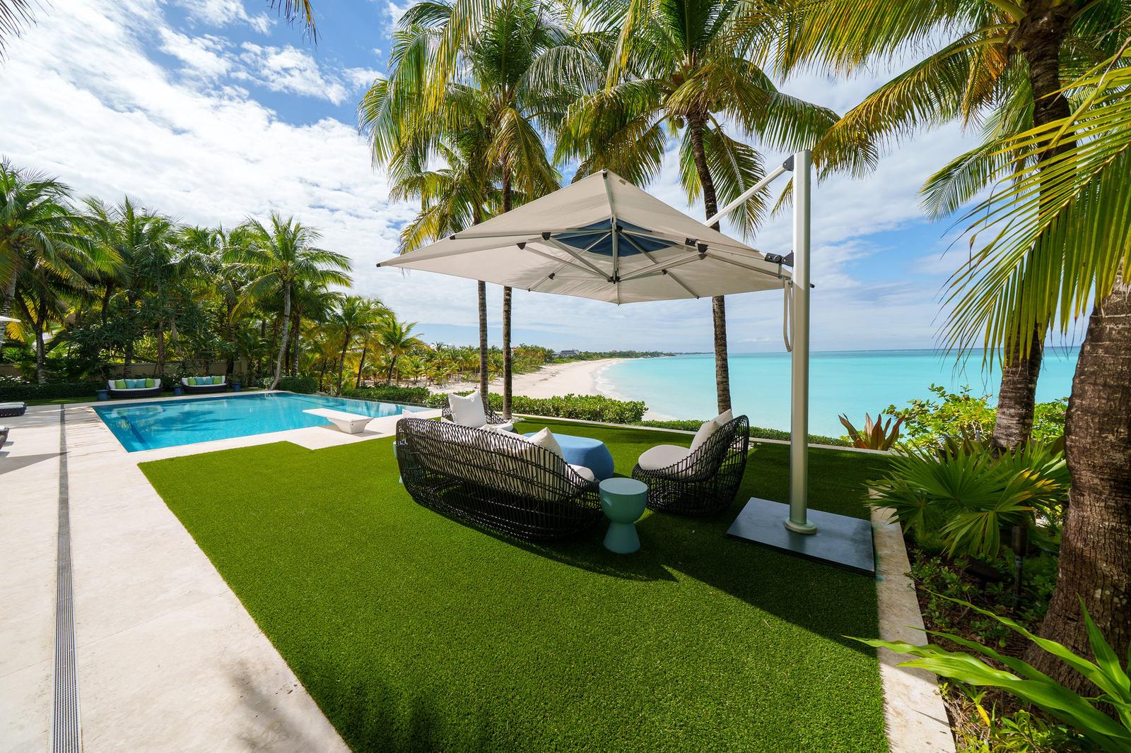 Jungle Cove, Iconic Beachfront Estate — photo 2