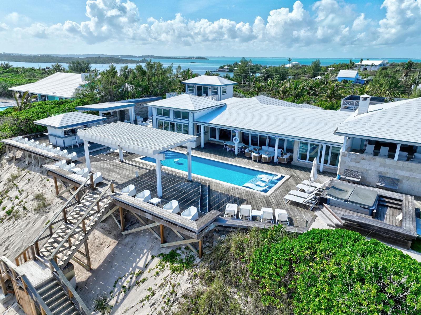 THE ISLAND RETREAT — photo 2