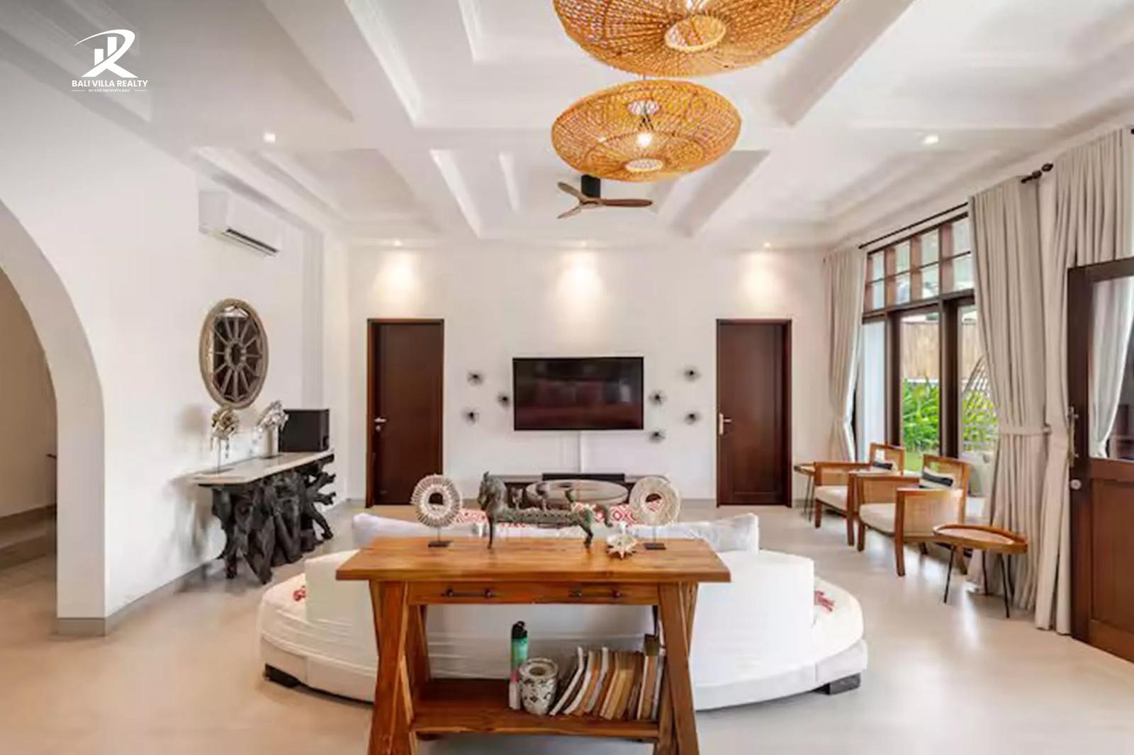 5 bedroom Villa for sale (Leasehold) — Grand 5BR Mediterranean Estate in Prime Canggu for Leasehold — photo 2