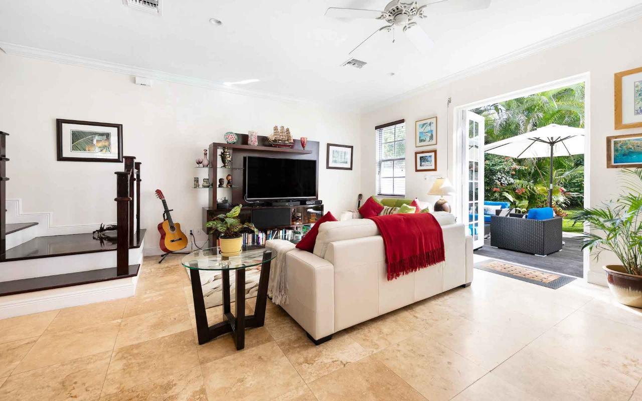 2 bedroom Apartment for sale — BALMORAL in Nassau / New Providence, The Bahamas — photo 1