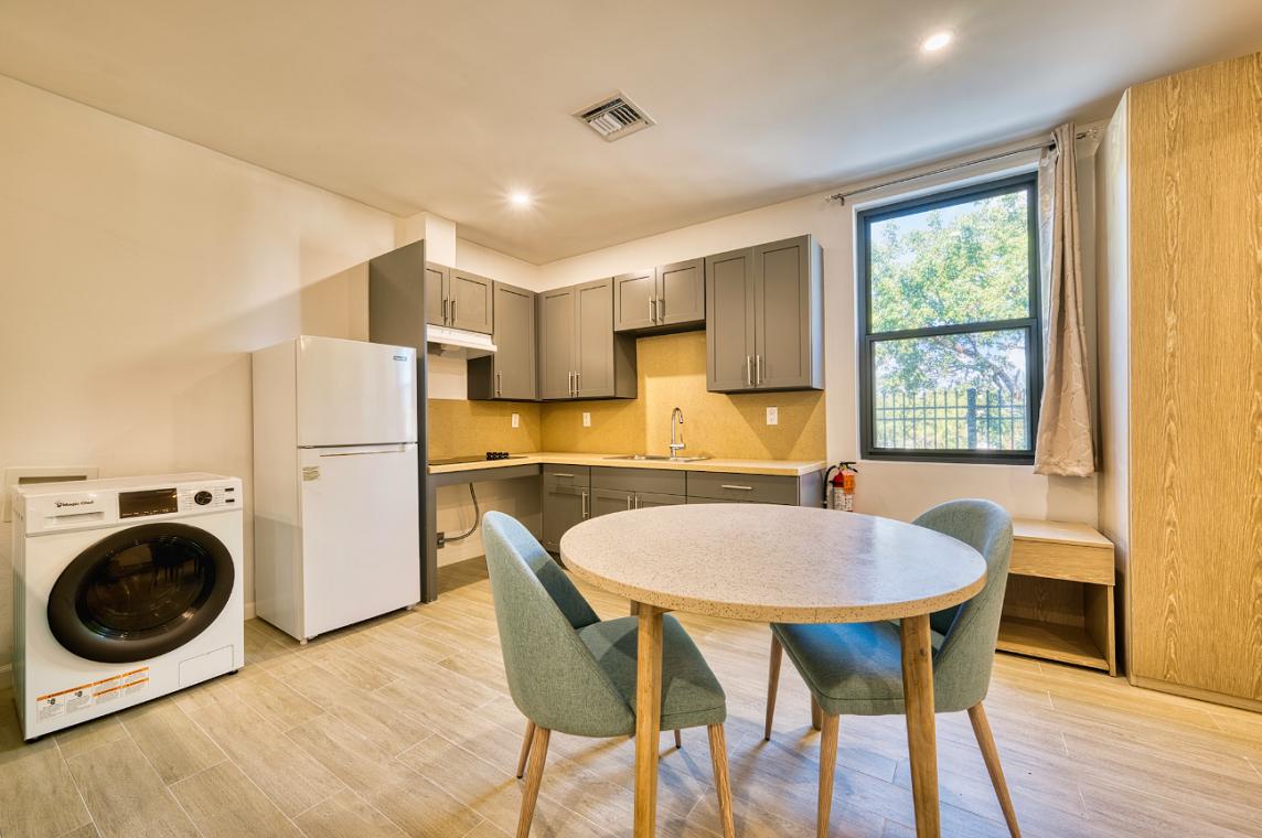 Morganville West 29 1BR in West Bay — photo 2