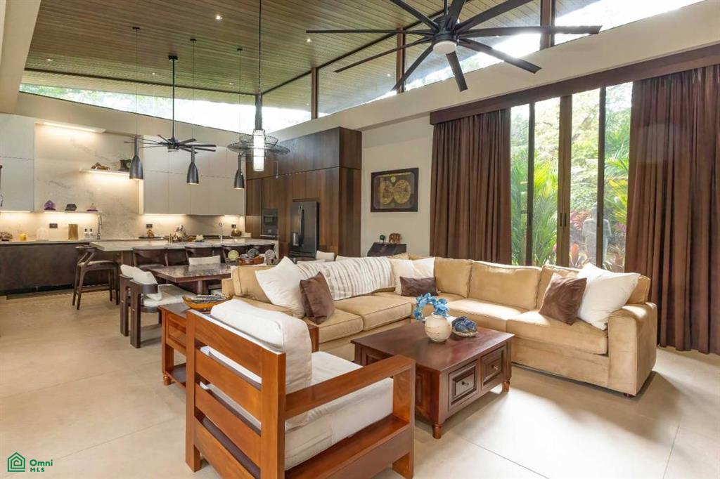 4 Bedroom Luxury Villa for Sale, La Reserva, Manuel Antonio, Puntarenas, Costa Rica — photo 3