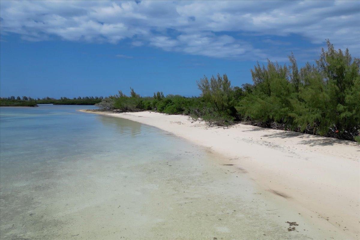 CRAB CAY — photo 5