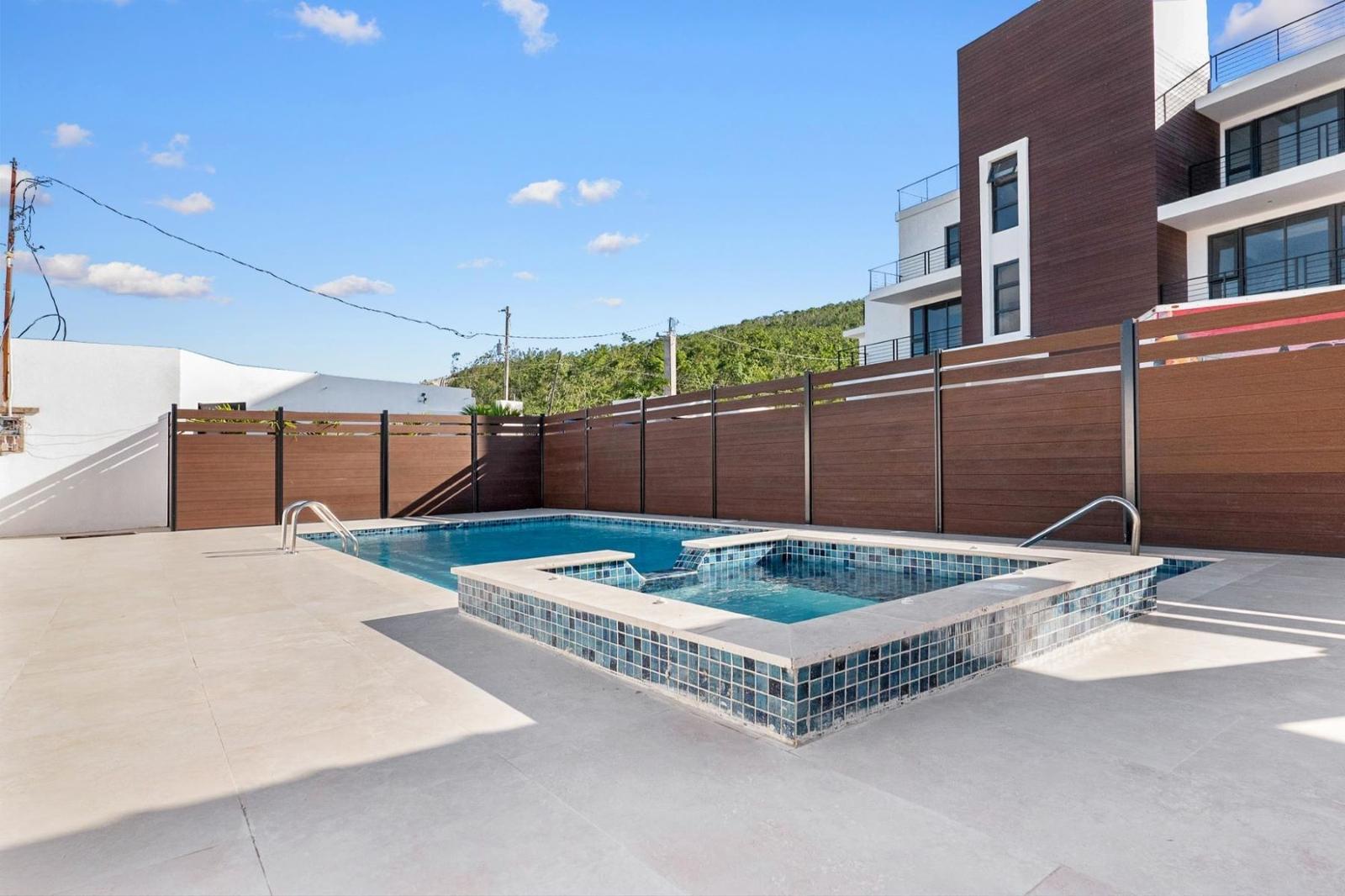 3-bedroom penthouse in Saskatoon, Ironshore, Montego Bay — photo 1