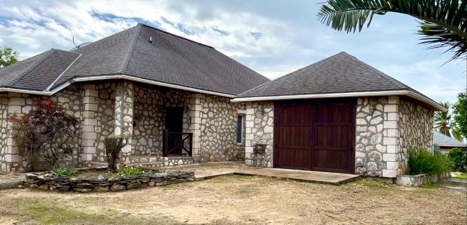 3 Bedroom Residence for Sale - SHANNAS COVE, Cat Island, The Bahamas — photo 1