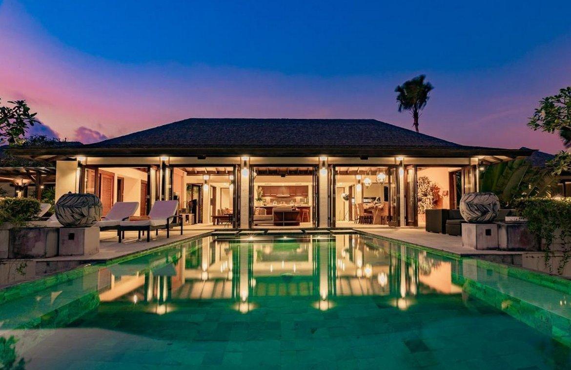 Luxury Cliffside Living: Exquisite 6-Bedroom Villa with Panoramic Ocean Views in Bukit South, Bali, Indonesia — photo 2