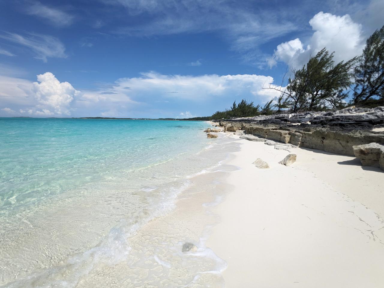 4-2 Queen's Highway - Exuma, The Bahamas — photo 1