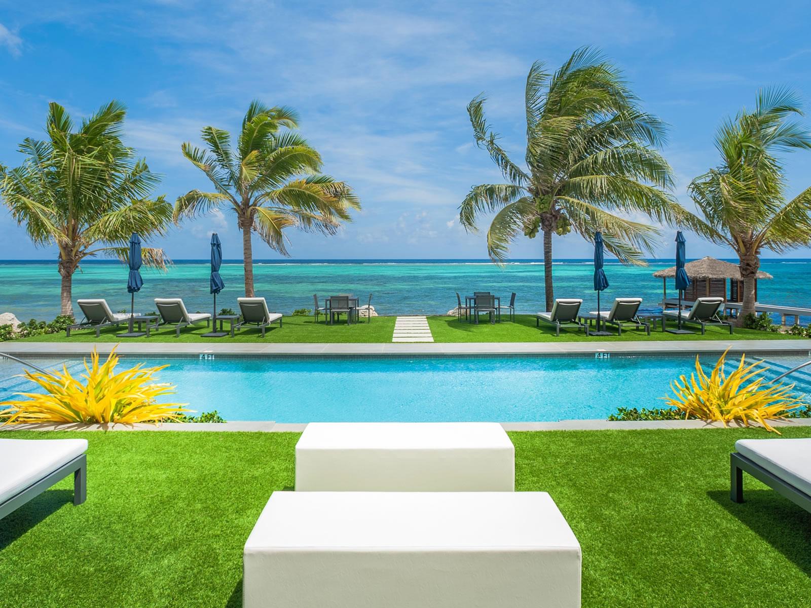 29 Bedroom Beachfront Estate for Sale, Bodden Town Road, Breakers, Grand Cayman — photo 2