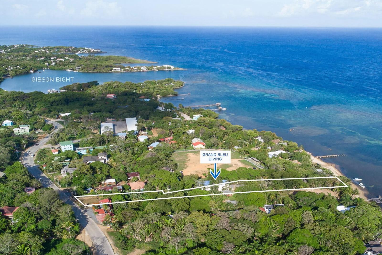 12 Bedroom Beachfront Dive Resort for Sale, Sandy Bay, Roatan — photo 3