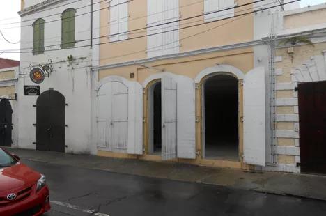 4 bedroom Commercial Property for sale — photo 1