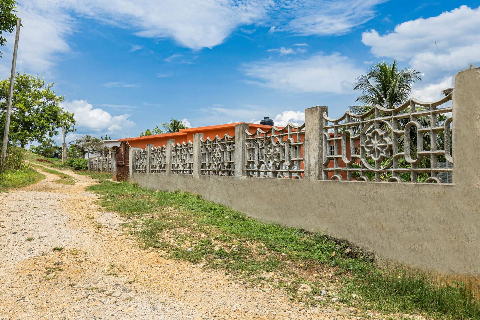 3-bedroom house in Cashew Walk, Saint Catherine, Jamaica — photo 2