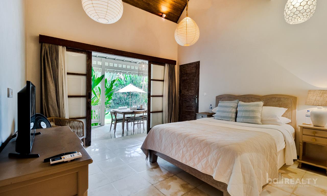 Spacious 3-Bedroom Leasehold Villa in Prime Batu Belig — photo 4