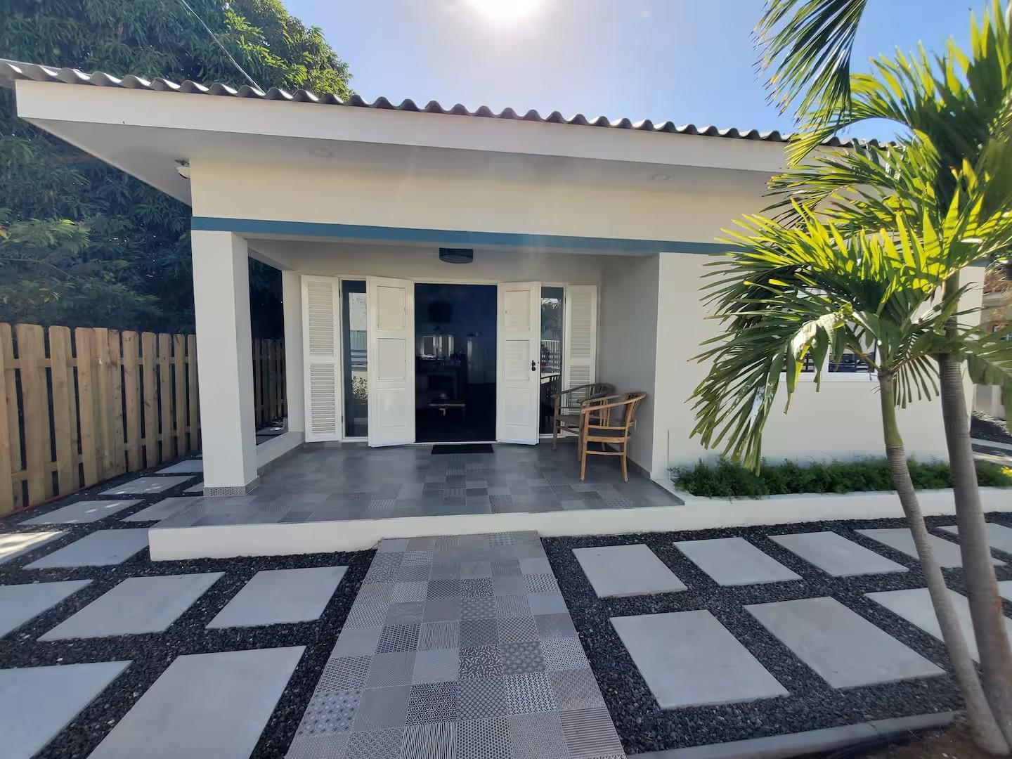 3 bedroom house for rent in Jan Erasmusstraat, Otrobanda, Curaçao — photo 1