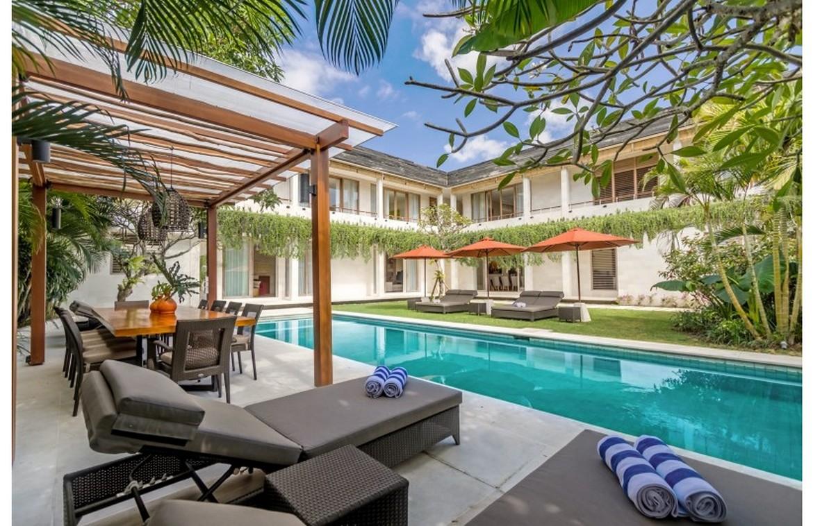 Tropical 5-bedroom freehold villa near Jimbaran beach — photo 1