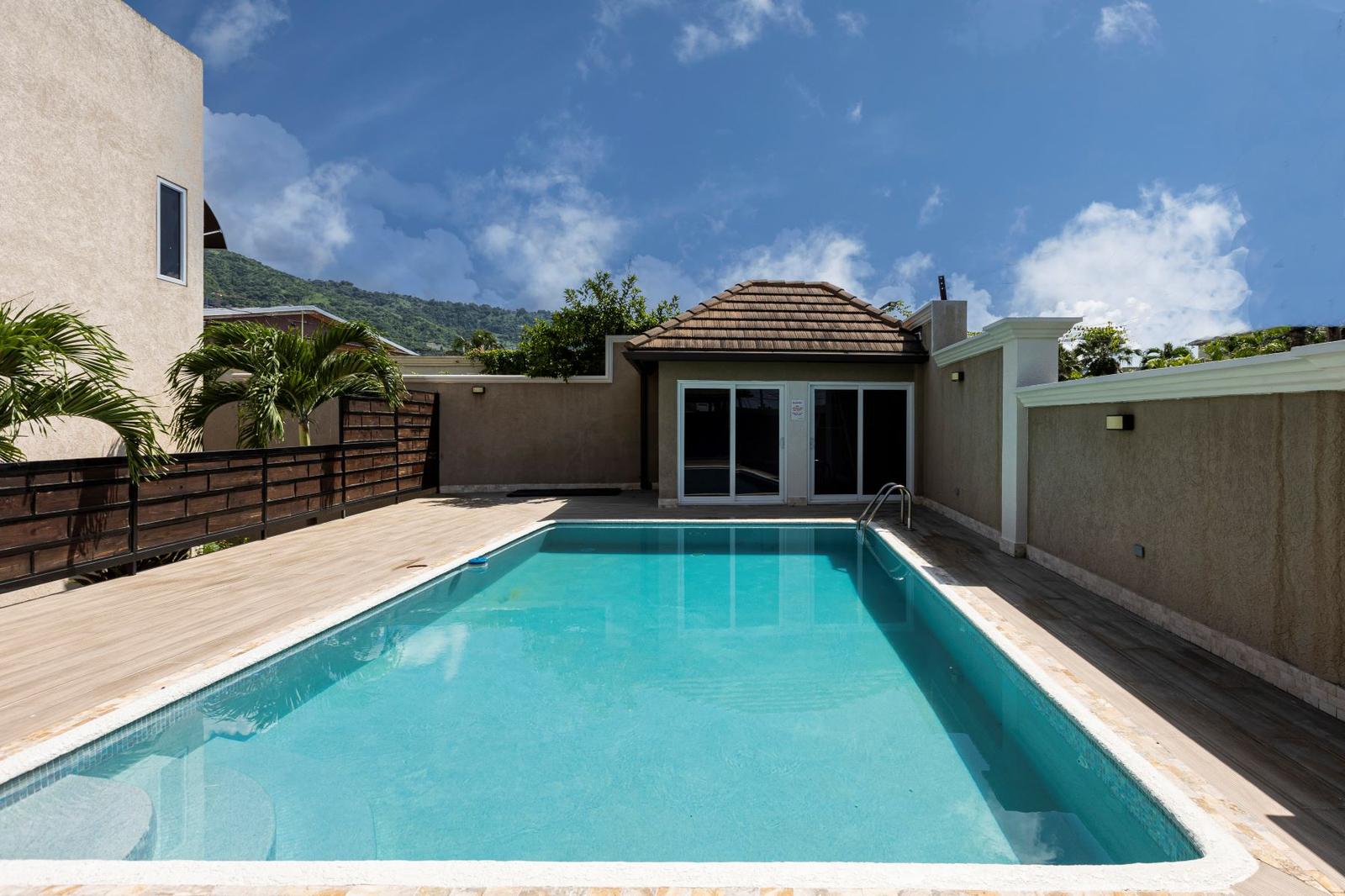 3 Bedroom Apartment for Sale, Dillsbury Avenue, Kingston 6, Jamaica — photo 1