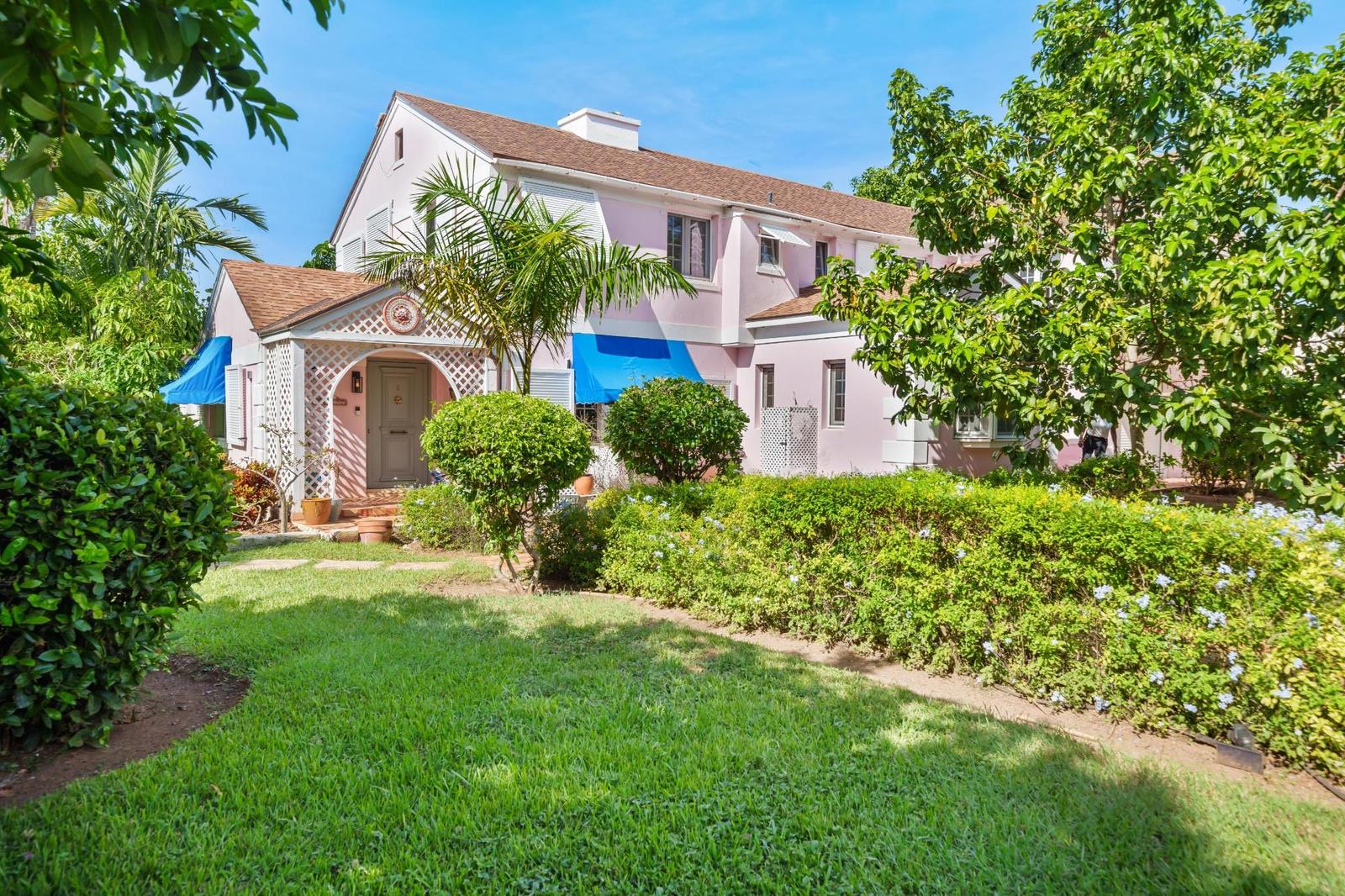 5 Bedroom Residence for Sale on SUNSET DRIVE — photo 3
