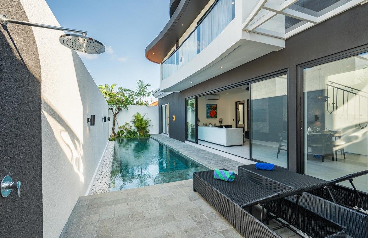 Freehold 3-bedroom villa in tranquil Tumbak Bayuh, Canggu, Bali, Indonesia — photo 1