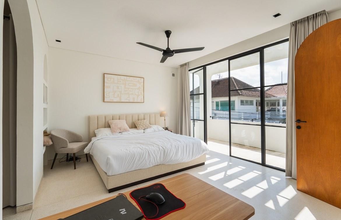 Sleek Modern Living with Serene Poolside near Bumbak in Kerobokan, Bali, Indonesia. — photo 4