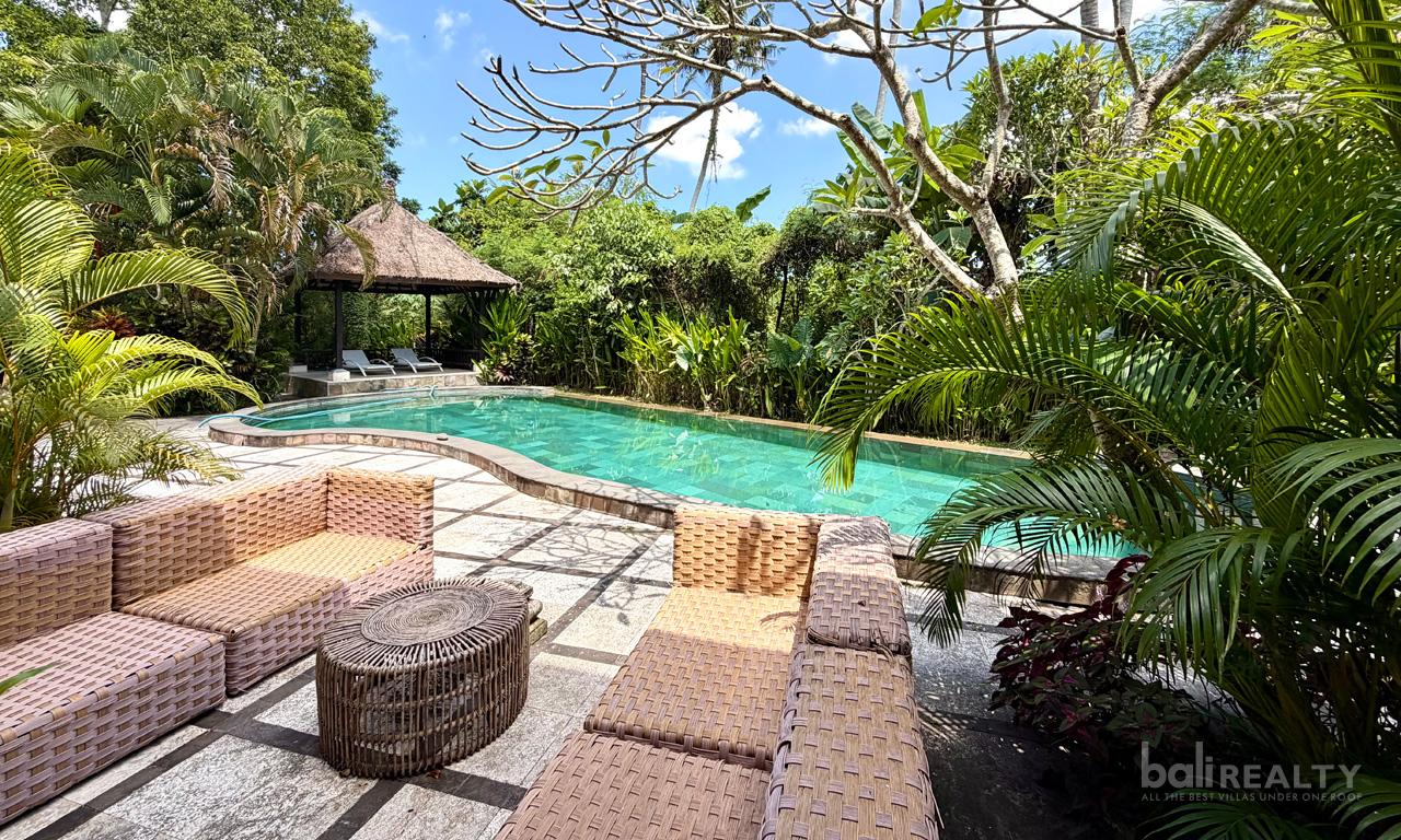 Spacious Five-Bedroom Family Villa for Yearly Rental in Tumbak Bayuh – Rice Field View — photo 5
