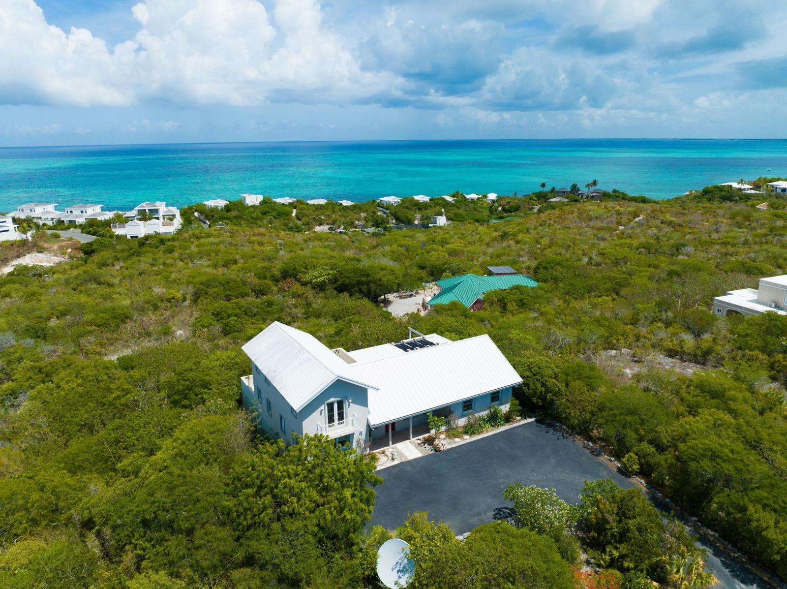 4-bedroom villa in Blue Mountain, Providenciales — photo 1