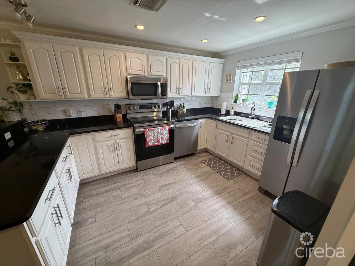 Garden Retreat Townhome for Sale in George Town, Cayman Islands — photo 5