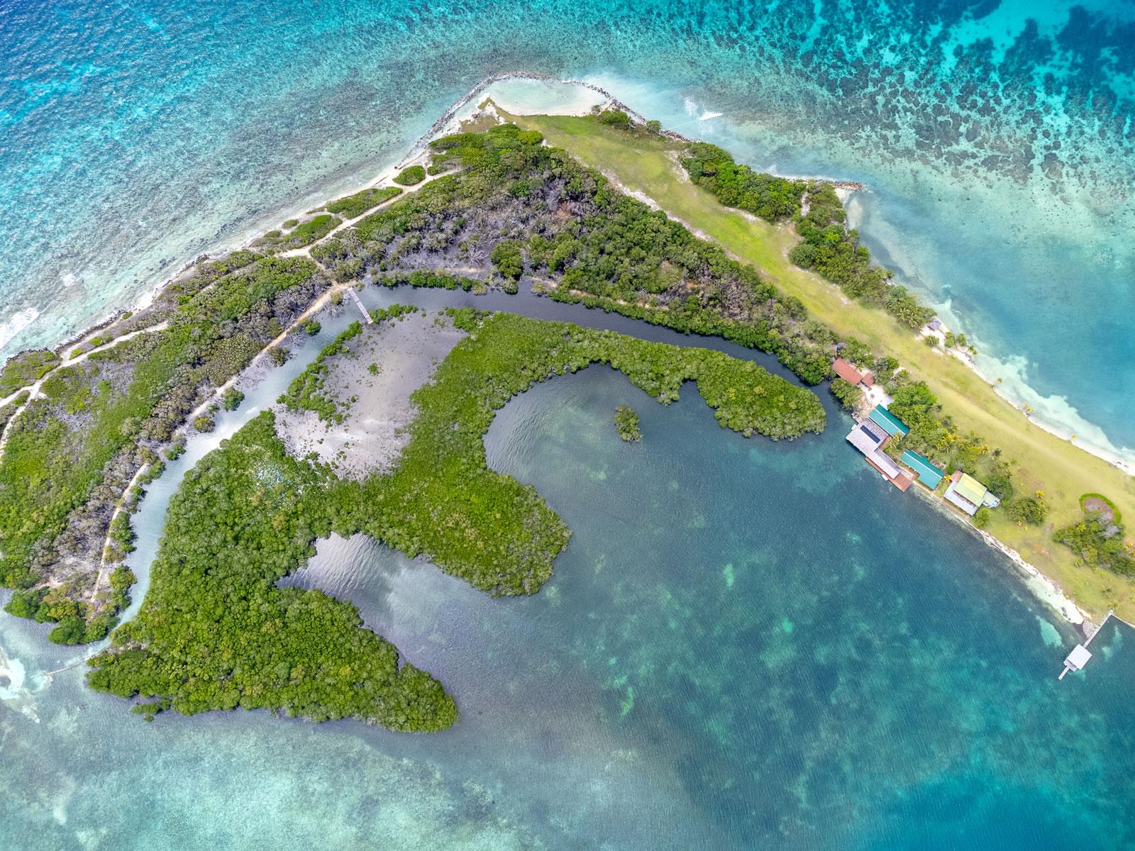 27.5 Acre Private Island Resort for Sale, Roatan, Bay Islands — photo 1