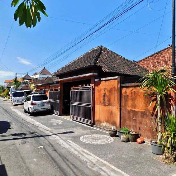 Studio house in Denpasar — photo 1