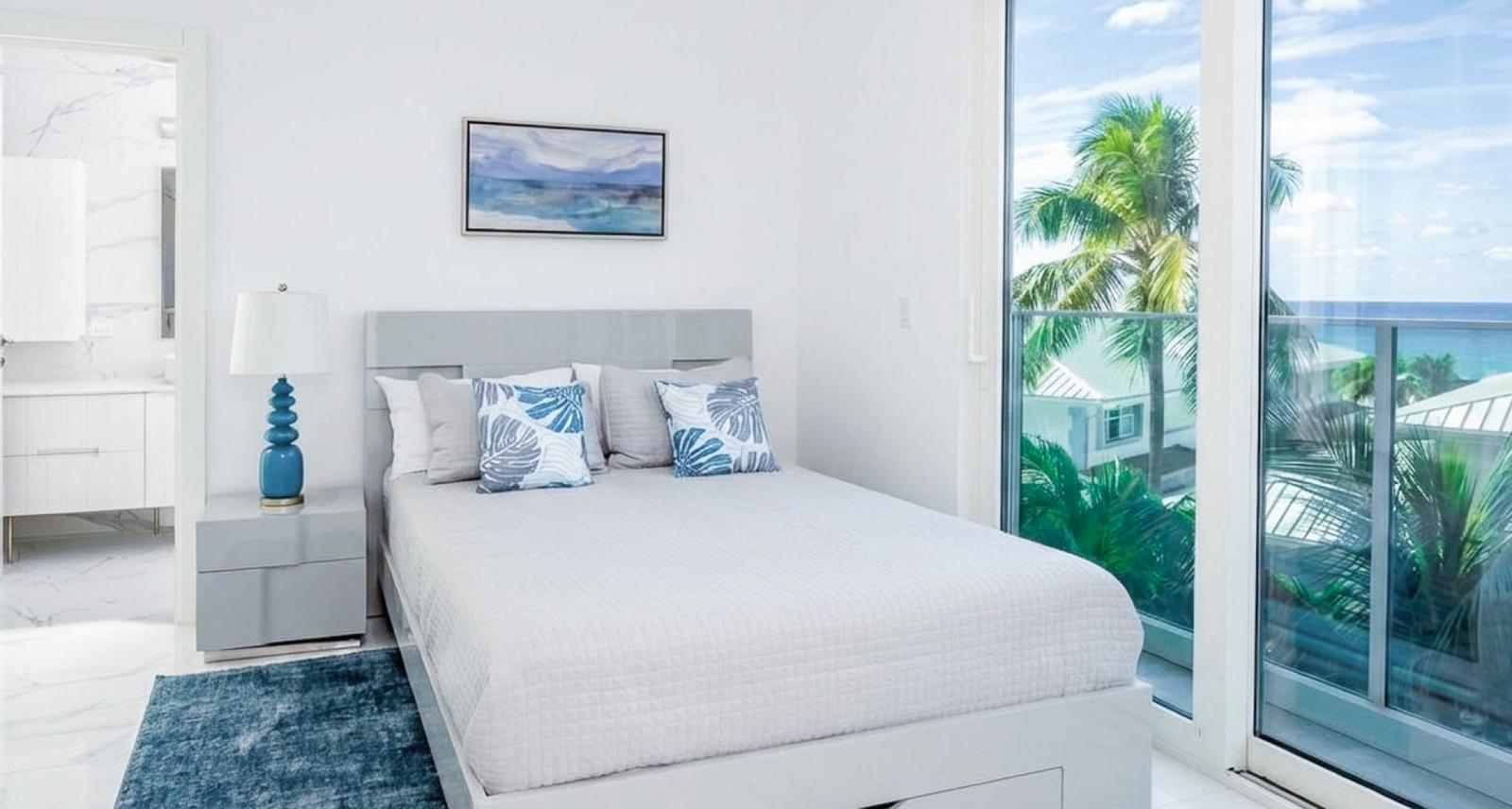 Freehold - Incredible location, Apartment/Condo for sale in South Sound, Cayman Islands — photo 3