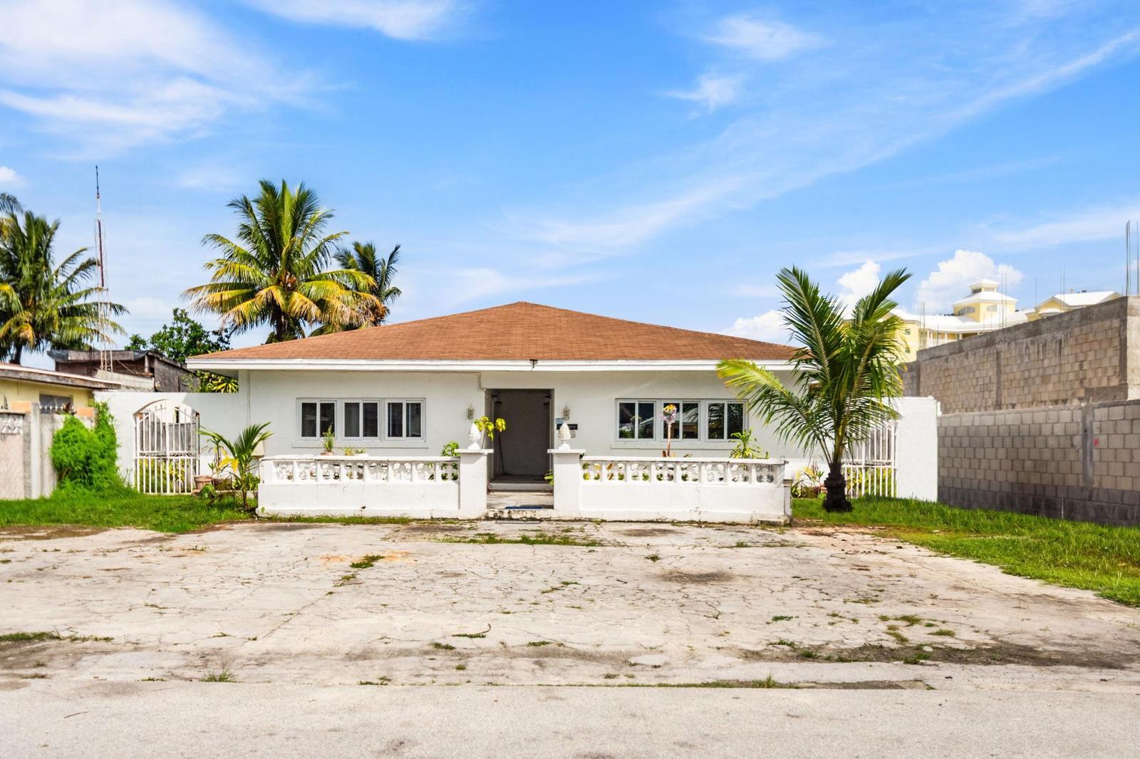 11 bedroom Apartment for sale — 18 HAMPSHIRE STREET in Nassau / New Providence, The Bahamas — photo 2