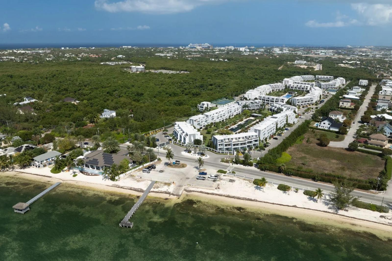4 Bedroom Townhouse in South Sound, Cayman Islands — photo 3