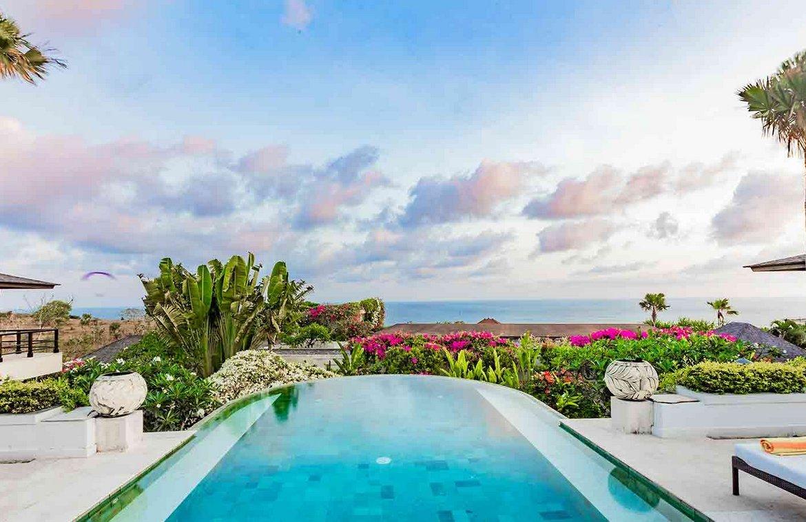 Luxury Cliffside Living: Exquisite 6-Bedroom Villa with Panoramic Ocean Views in Bukit South, Bali, Indonesia — photo 4
