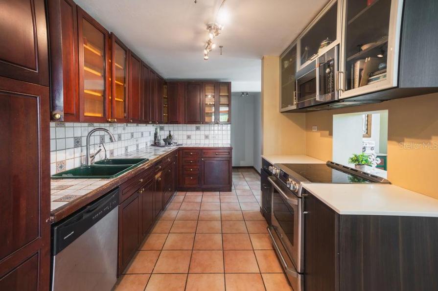 5 bedroom property for sale — Torrimar Puerto Rico — photo 5