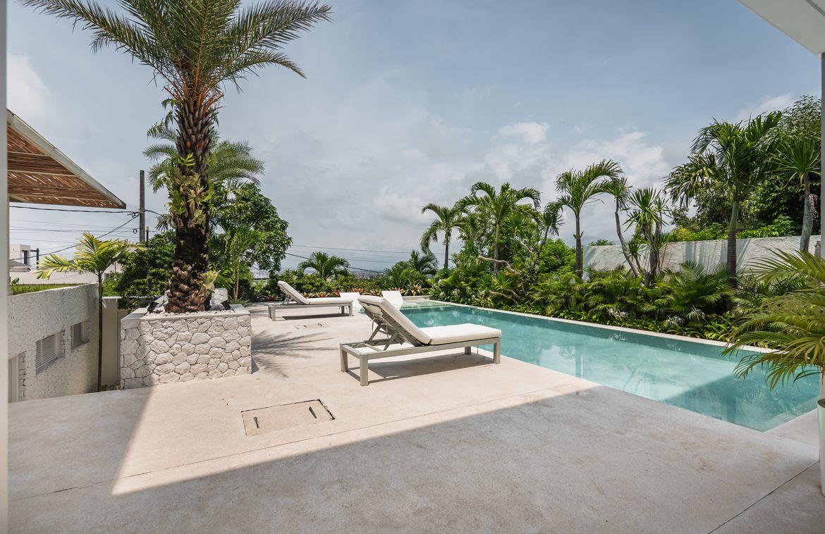 Luxury modern freehold villa with rooftop and Jimbaran Bay views in Jimbaran, Bali, Indonesia — photo 3
