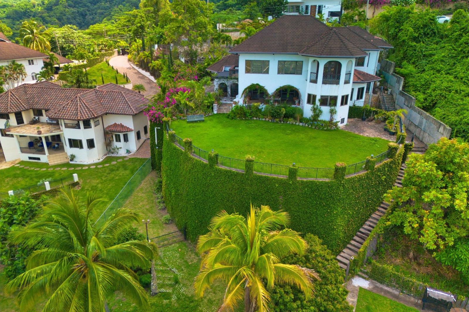 5 Bedroom House for Sale, 8 Sunset Boulevard, Norbrook, Kingston, Jamaica — photo 4