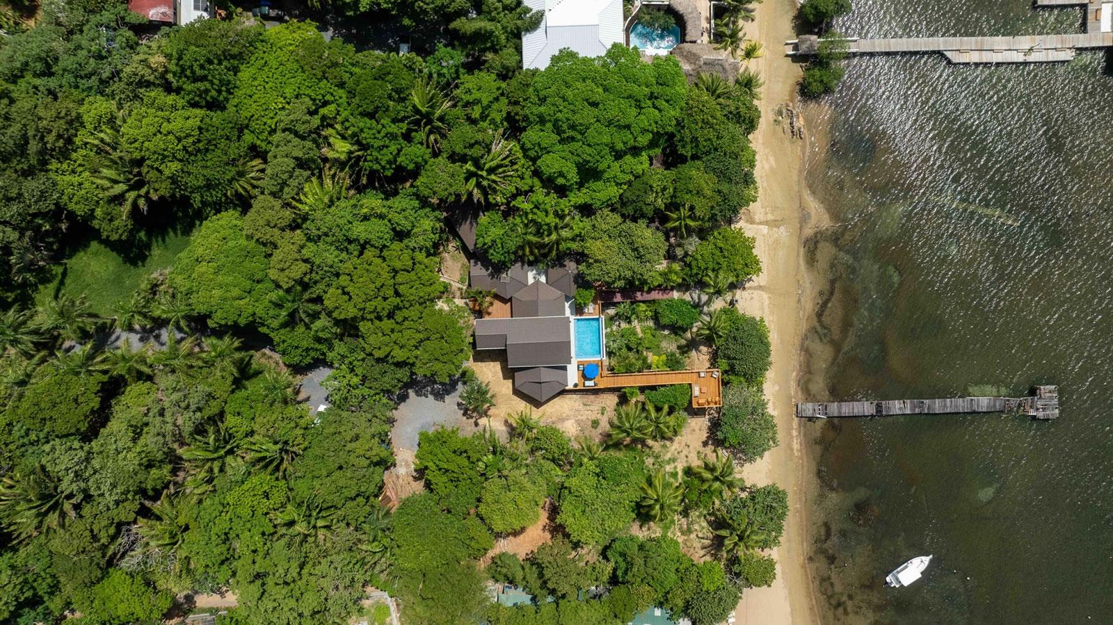 6 Bedroom Beachfront Home for Sale, Sandy Bay, Roatan — photo 2