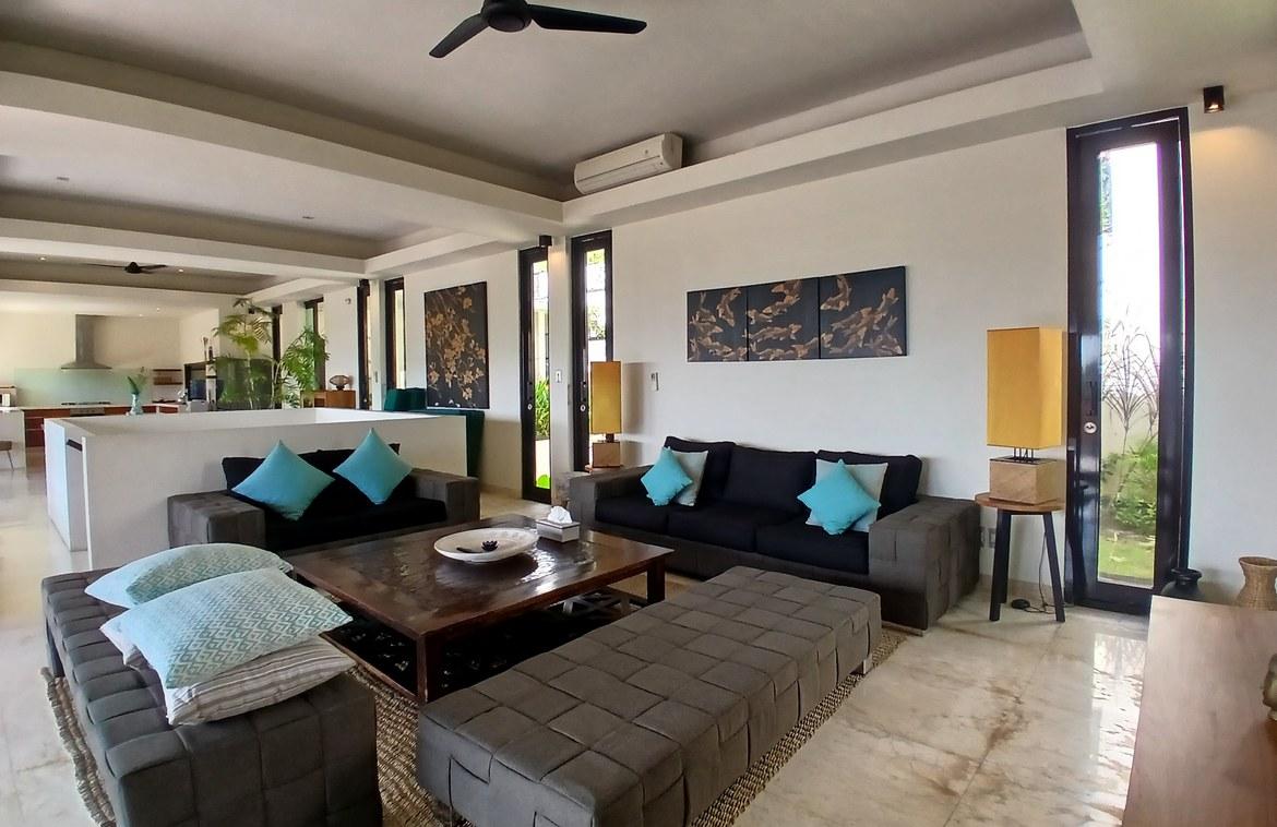 Exceptional Freehold Villa with Panoramic Jimbaran Bay Views in Jimbaran, Bali, Indonesia — photo 3
