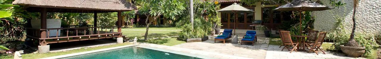 Escape to a Tropical 5-Bedroom Villa with Balinese-Style in Canggu — photo 2