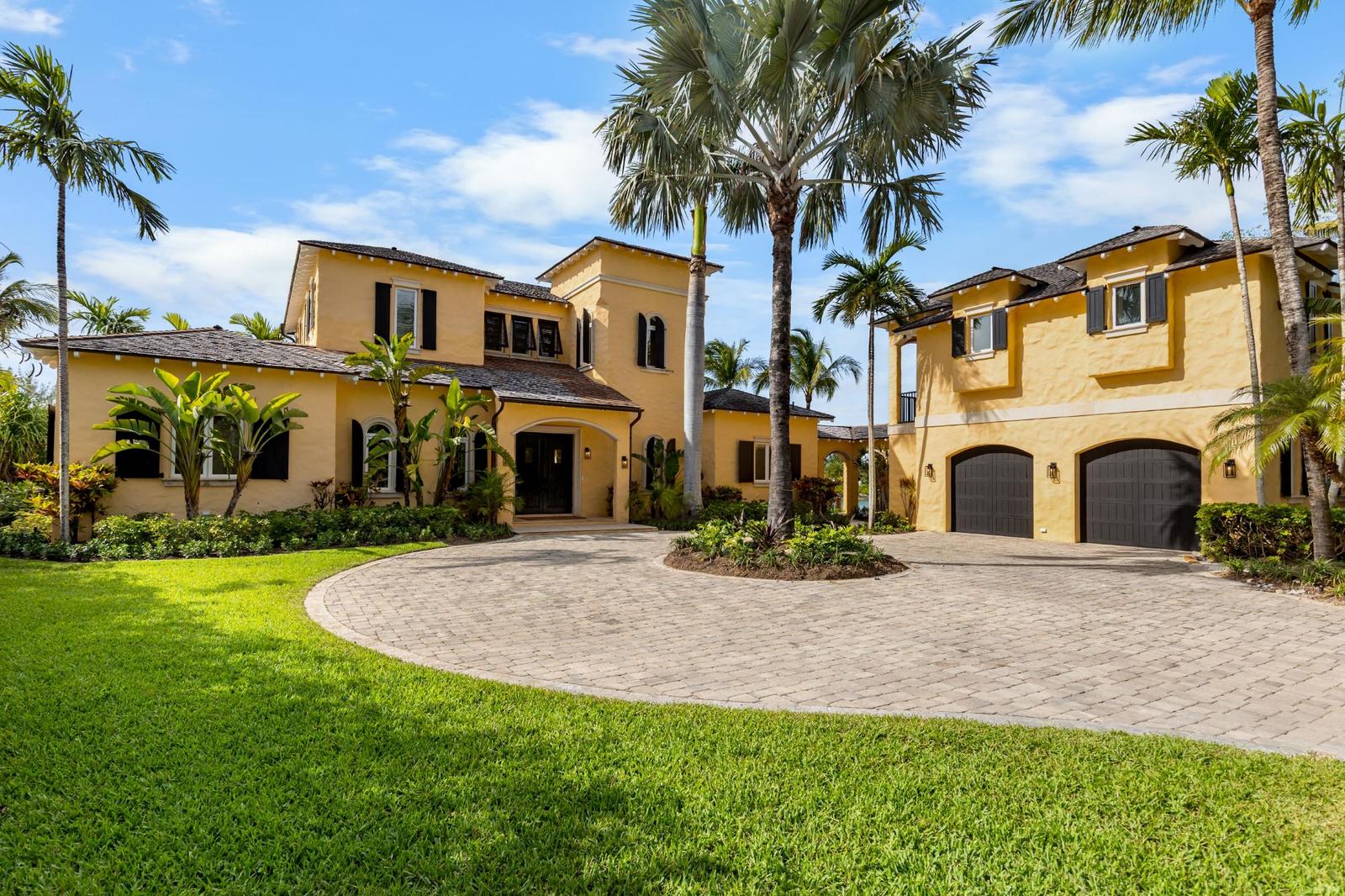 4 bedroom Residence for sale — OLD FORT BAY in Nassau / New Providence, The Bahamas — photo 1