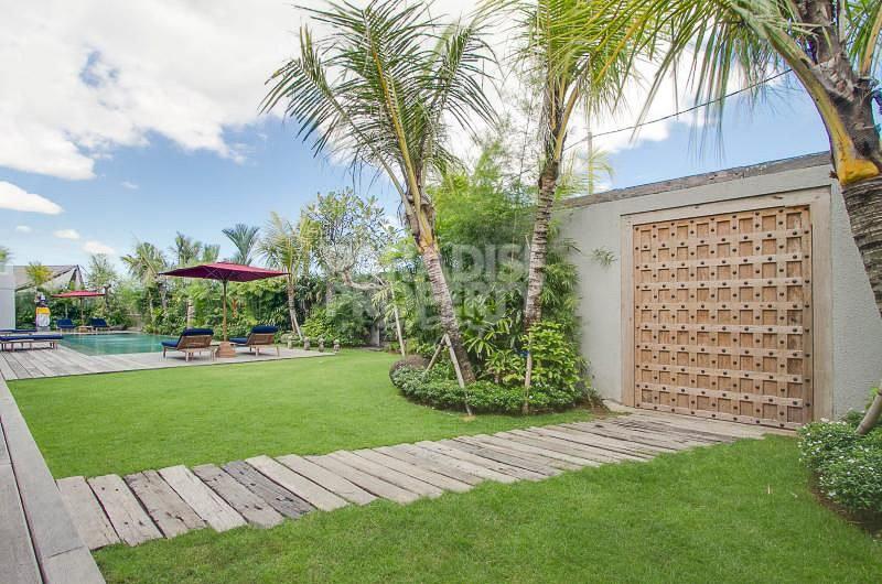 Modern 5 Bedroom Freehold Villa in Canggu — photo 3