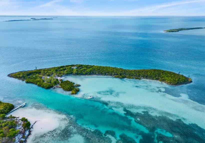 West End Cay 6 Acre Lot — photo 3