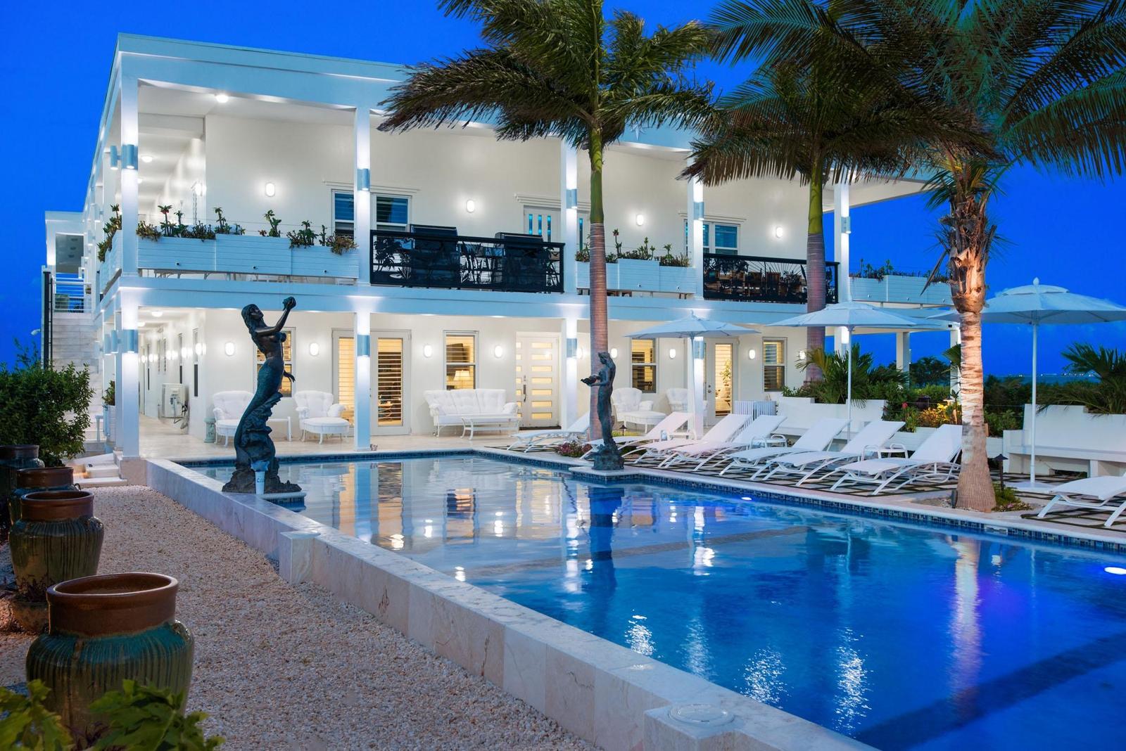 GRACE BAY BEACH ESTATE — photo 2